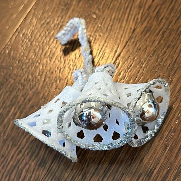 Vtg 3 Large White Filigree Sugar Christmas Bells with silver clappers/glitter - Picture 2 of 5